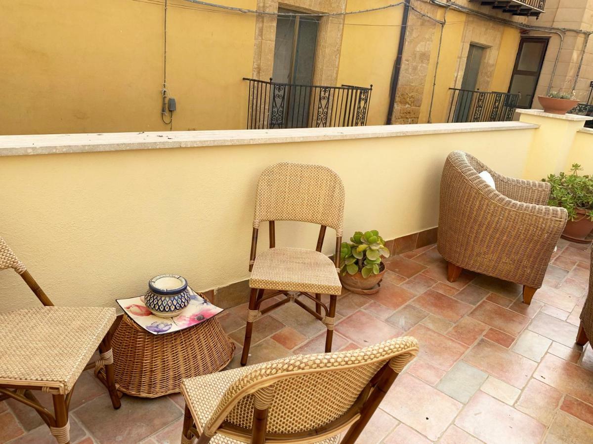 La Terrazza Sul Corso City Center Bed & Breakfast Agrigento Exterior photo